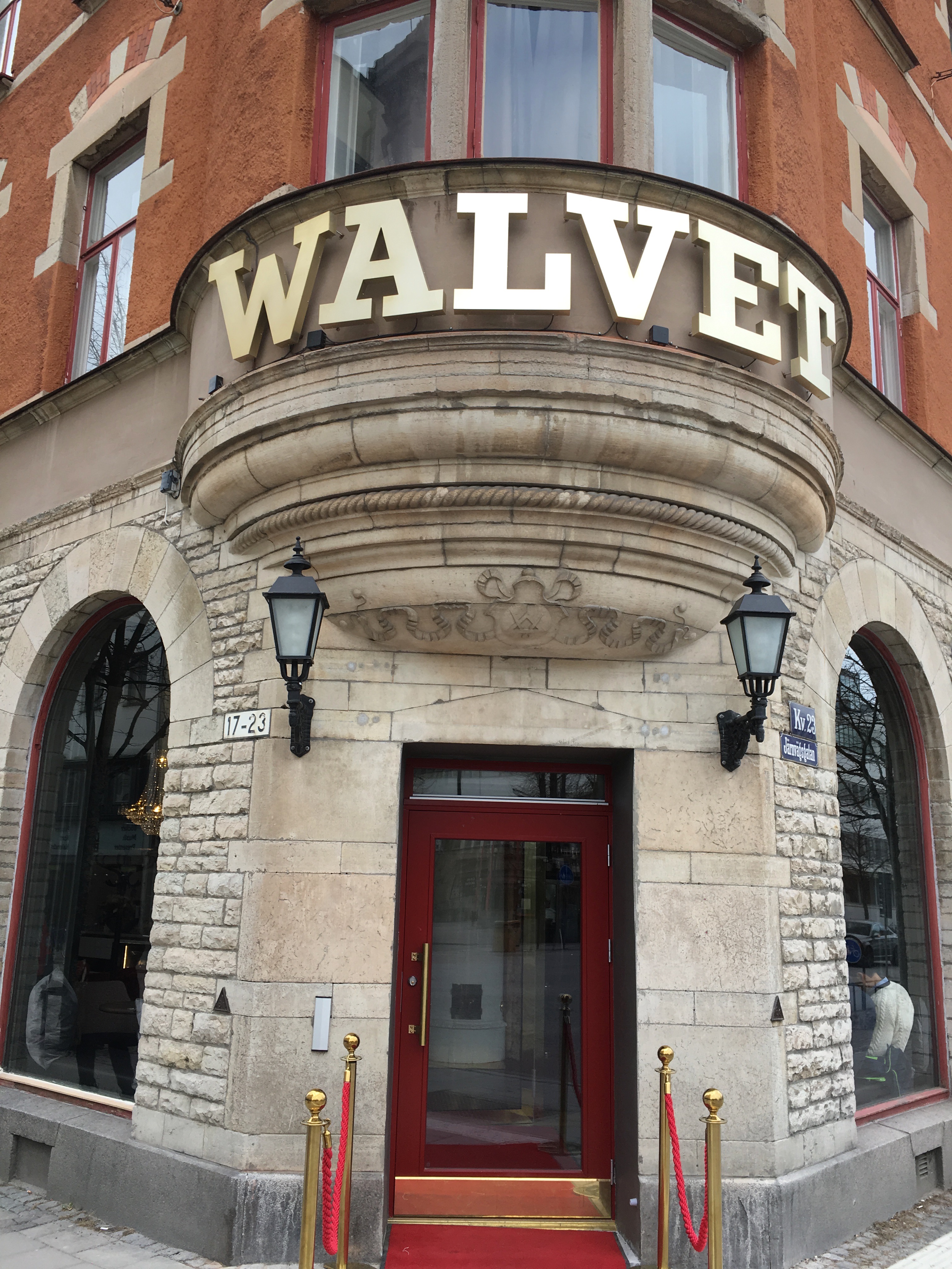 Walvet Bar & Restaurant
